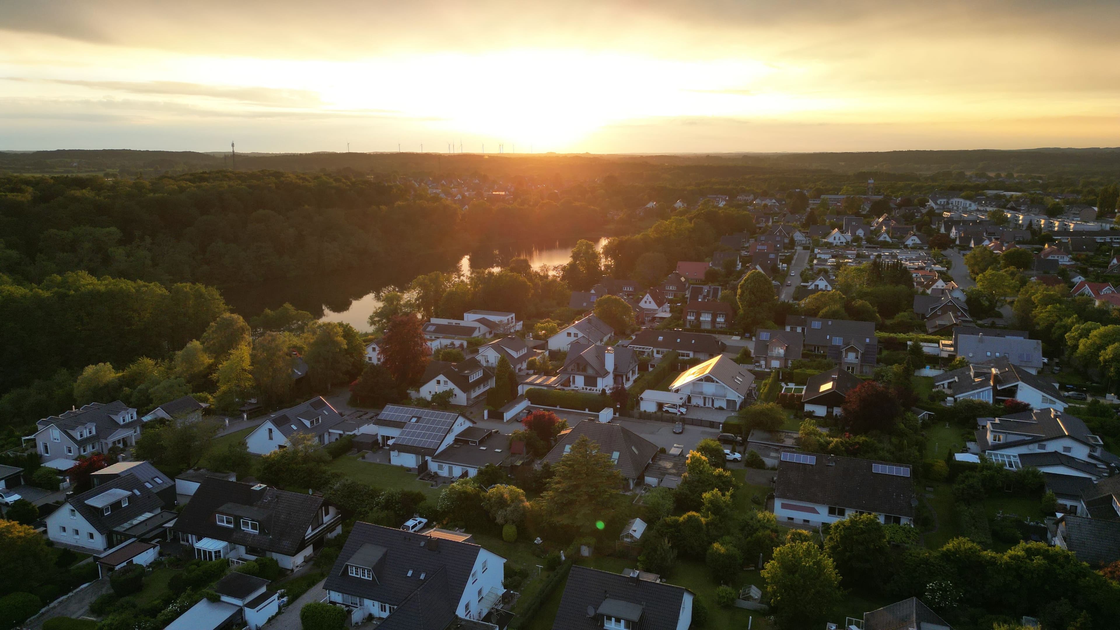 Hochauflösendes Luftbild einer Strandvilla in der Lübecker Bucht